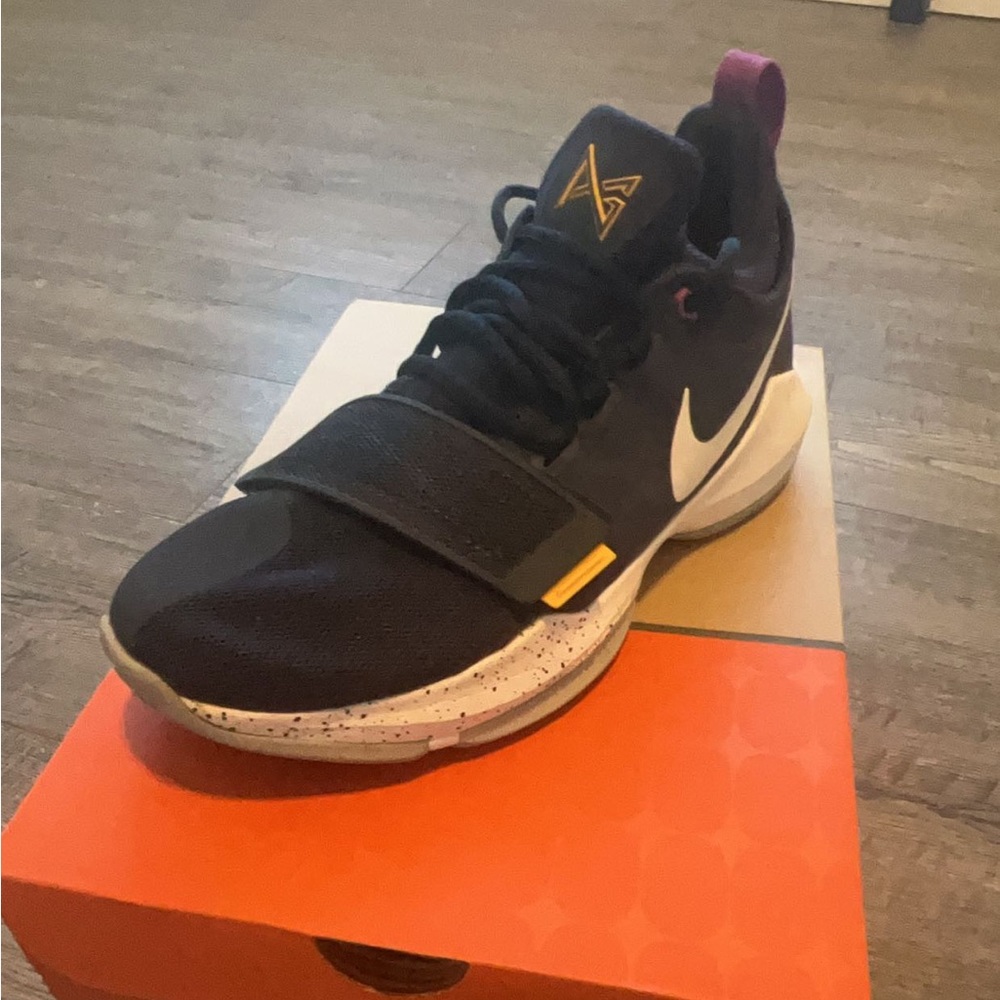 Nike 13
